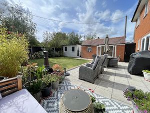 Clacton Road- click for photo gallery
